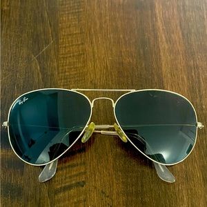 Ray-Ban Classic Aviators in Gold